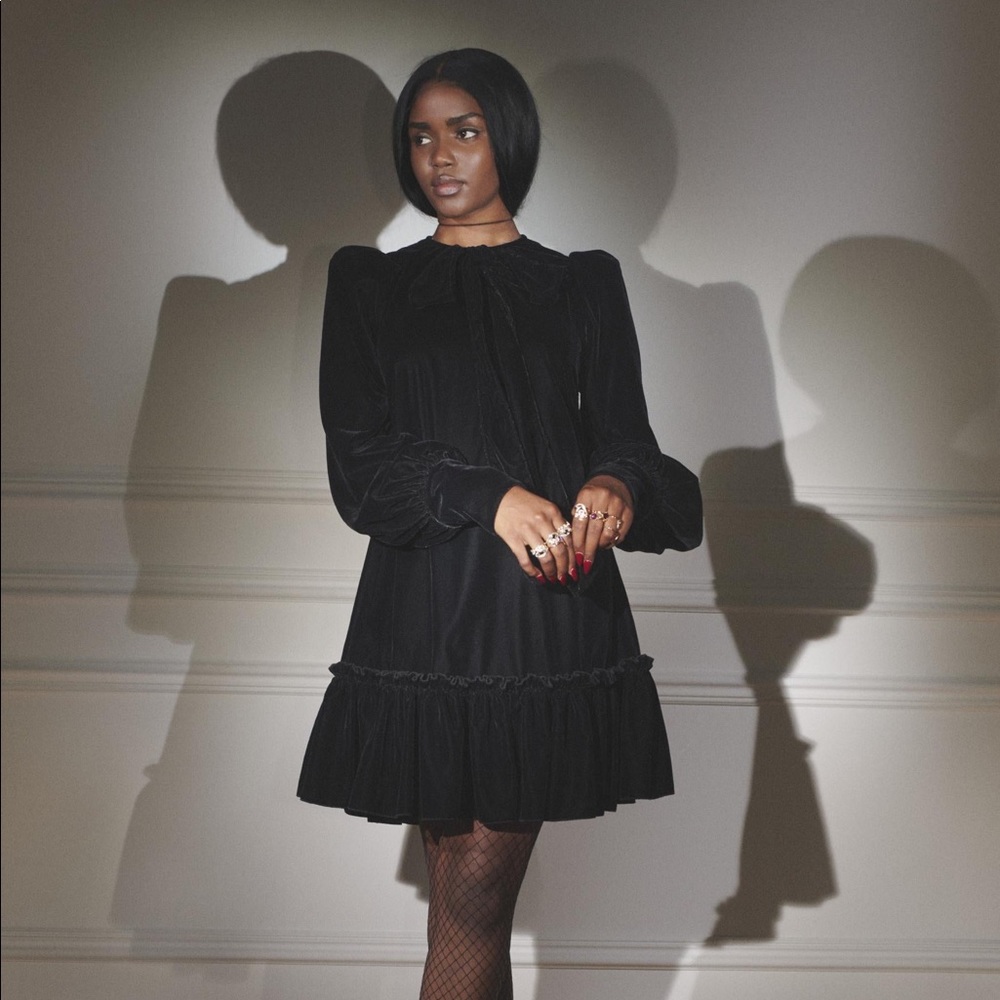 Vampire’s Wife x H&M Black Velvet Bow Mini Dress